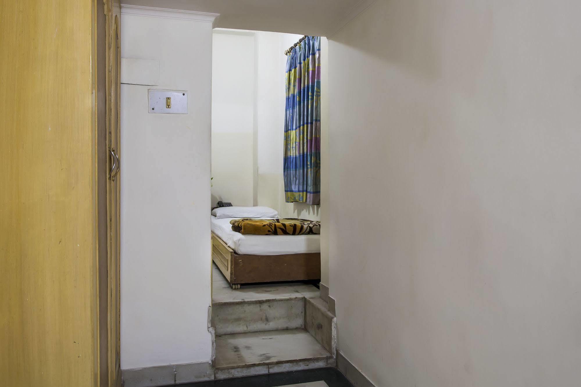 Hotel Sunshine Delhi  Exterior photo