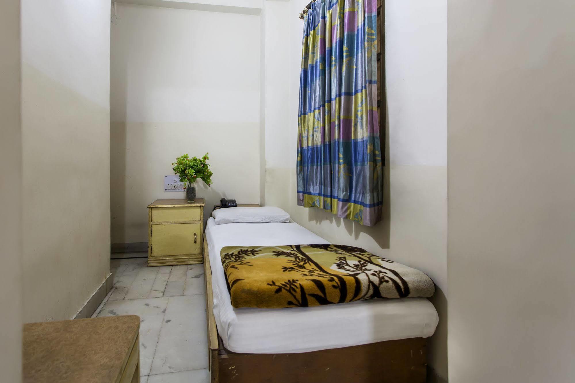 Hotel Sunshine Delhi  Exterior photo