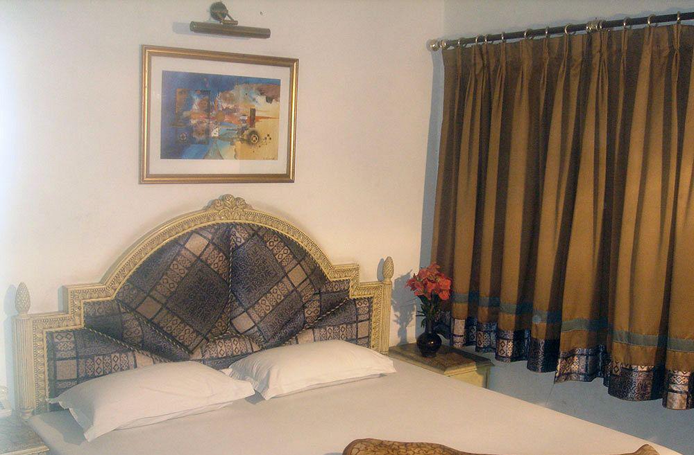 Hotel Sunshine Delhi  Exterior photo
